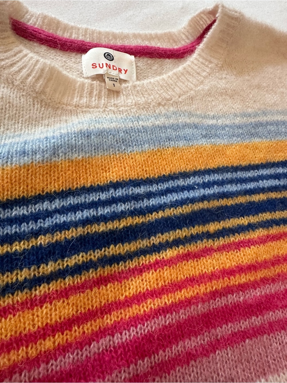 Sundry Cream Crewneck lightweight Sweater
